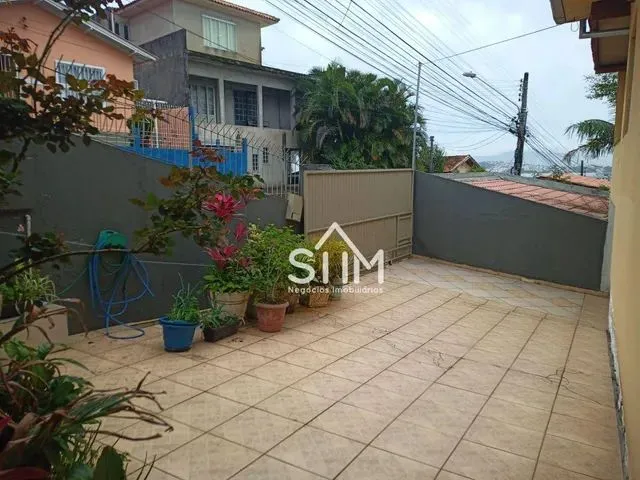 Imagem 10: Casa com 3 Dormitórios, Sendo 1 Suíte, 2 Varandas, Sala de Tv, Edícula Com