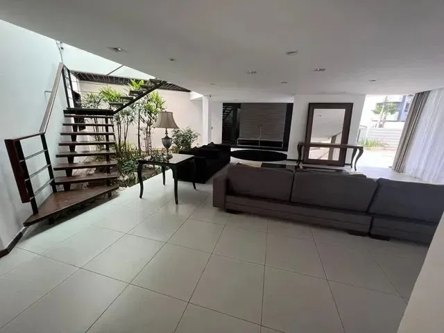 Imagem 10: Casa Duplex para Aluguel, Projetados, 04 Suítes(Master com Hidro), Piscina em Intermares