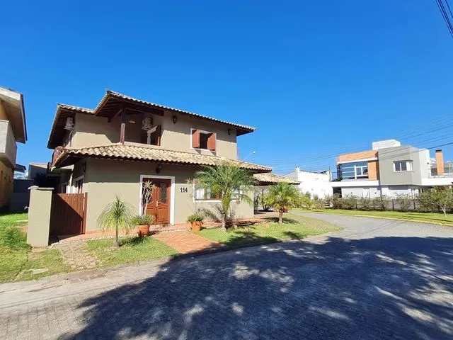 Imagem 5: Casa de Condomínio para Aluguel com 250 M² - 5 Suítes - Campeche - Florianópolis - Sc
