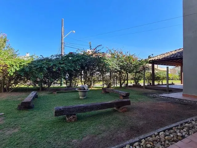 Imagem 4: Casa de Condomínio para Aluguel com 250 M² - 5 Suítes - Campeche - Florianópolis - Sc