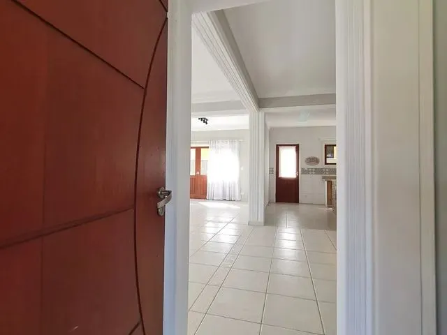 Imagem 16: Casa de Condomínio para Aluguel com 250 M² - 5 Suítes - Campeche - Florianópolis - Sc