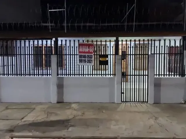 Imagem: A casa possui 3 Dormitórios, 1 Banheiro e está localizado