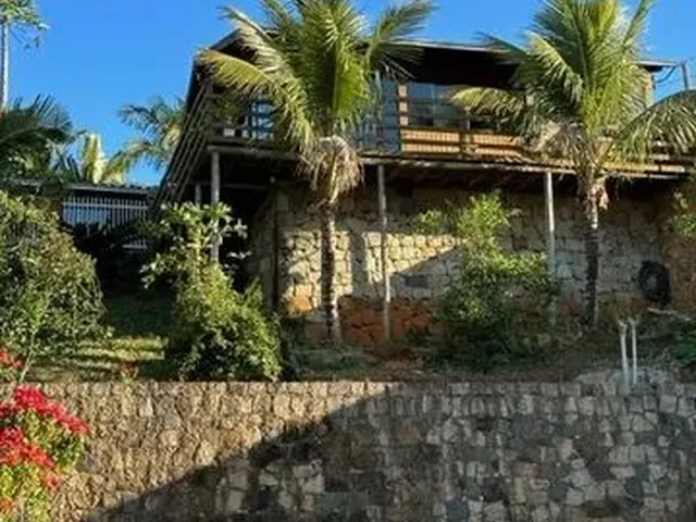 Imagem 1: Casa Rústica Mista com Terreno Amplo e Chácara. Casa com 03 Dormitórios Sendo 01