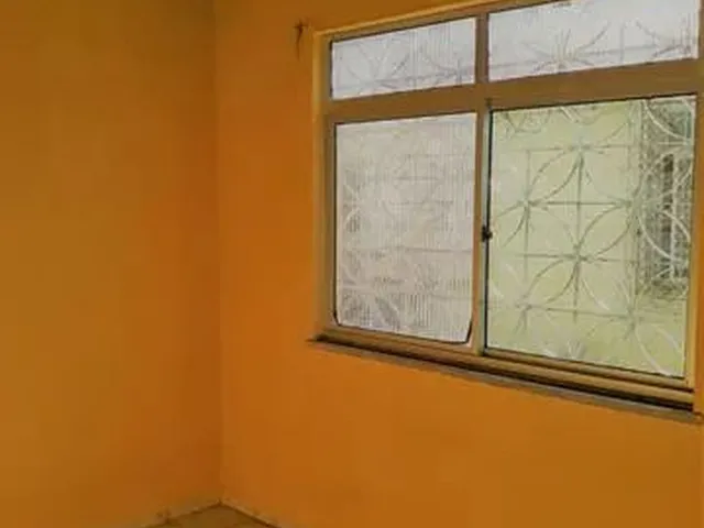 Imagem 2: Casa com 2 Quartos, 1 Banheiro, Sala, Cozinha, Varanda e Área de Serviço. Localizada Na