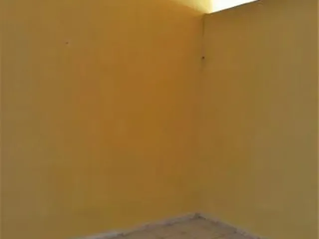 Imagem 3: Casa com 2 Quartos, 1 Banheiro, Sala, Cozinha, Varanda e Área de Serviço. Localizada Na