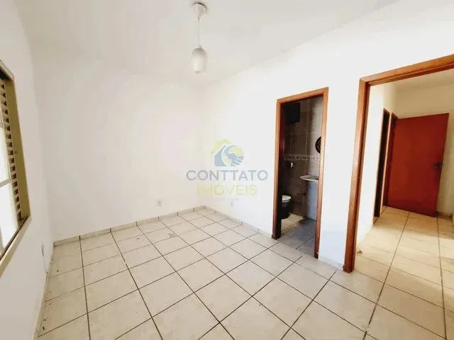 Imagem 4: Casa Disponível para Locação no Bairro Coophema, Próximo À com Três Quartos Sendo