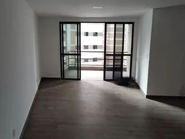 Imagem 7: Apartamento para Venda Possui 80 Metros Quadrados com 2 Quartos em Mucuripe - Fortaleza