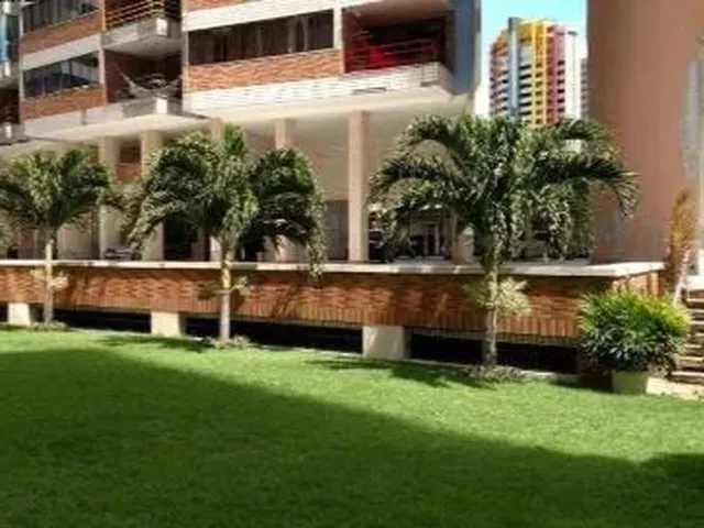Imagem 8: Apartamento para Venda Possui 80 Metros Quadrados com 2 Quartos em Mucuripe - Fortaleza