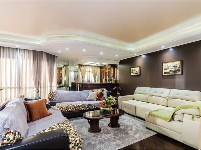 Imagem: O apartamento possui 4 Dormitórios, 1 Suíte, 4 Banheiros,