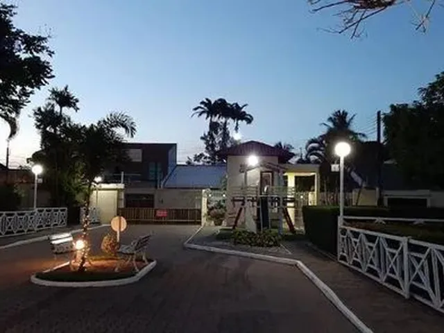 Imagem: Casa com 4 Dormitórios À Venda, 200 M²