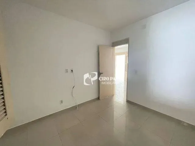 Imagem 2: Casa com 3 Dormitórios À Venda, 81 M² por R$ 370.000,00 - Cidade dos Funcionários