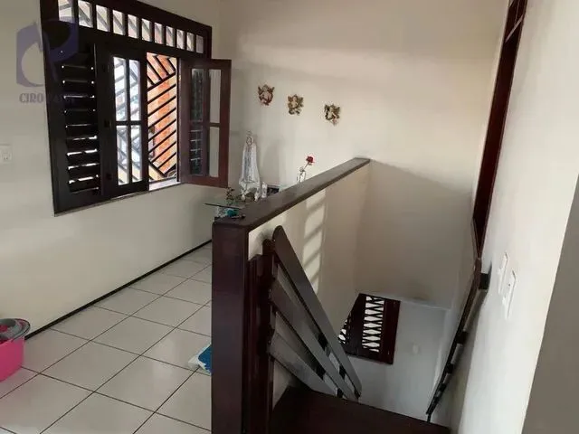 Imagem 2: Casa com 4 Dormitórios À Venda, 250 M² por R$ 850.000,00 - Cidade dos Funcionários