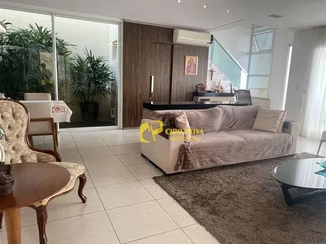 Imagem 2: Excelente Casa com 4 Dormitórios À Venda, 230 M²