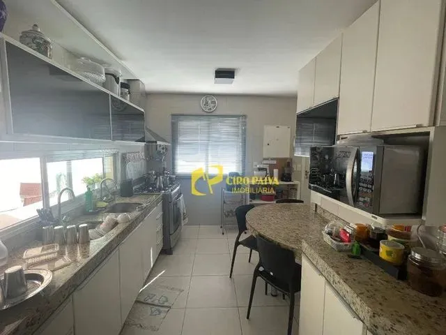 Imagem 15: Excelente Casa com 4 Dormitórios À Venda, 230 M²
