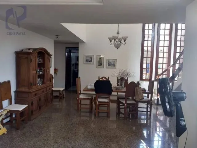 Imagem 3: Casa com 4 Dormitórios À Venda, 520 M² por R$ 850.000,00 - Edson Queiroz - Fortaleza/Ce