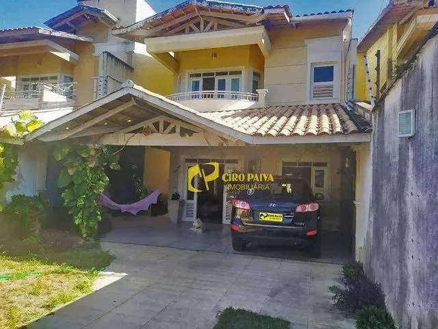 Imagem: Casa com 4 Dormitórios À Venda, 250 M²