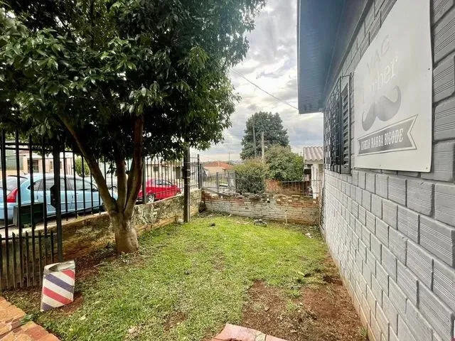 Imagem 5: Um Terreno com Uma Casa Simples