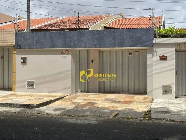 Imagem: Casa com 4 Dormitórios À Venda, 150 M²