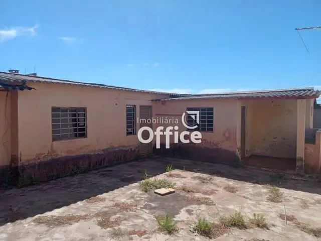 Imagem: Casa com 3 Dormitórios À Venda, 300 M²
