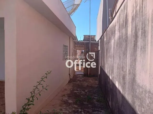 Imagem 15: Casa com 3 Dormitórios À Venda, 300 M² por R$ 370.000,00 - Maracanã - Anápolis/Go