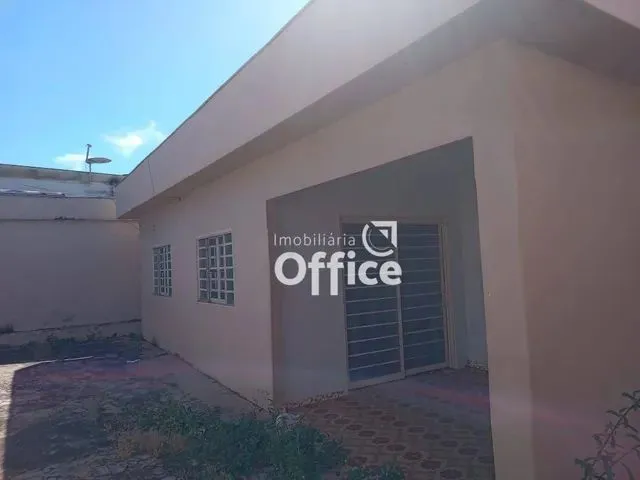 Imagem 9: Casa com 3 Dormitórios À Venda, 300 M² por R$ 370.000,00 - Maracanã - Anápolis/Go
