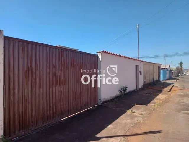 Imagem 2: Casa com 3 Dormitórios À Venda, 300 M² por R$ 370.000,00 - Maracanã - Anápolis/Go