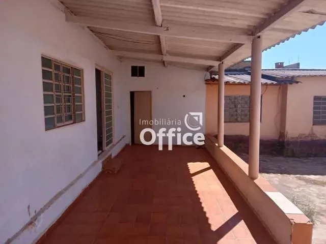 Imagem 8: Casa com 3 Dormitórios À Venda, 300 M² por R$ 370.000,00 - Maracanã - Anápolis/Go