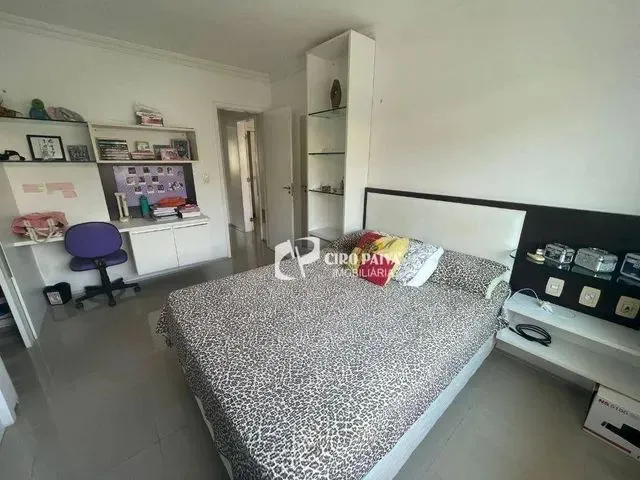 Imagem 3: Casa com 3 Dormitórios À Venda, 210 M² por R$ 950.000,00 - Cidade dos Funcionários
