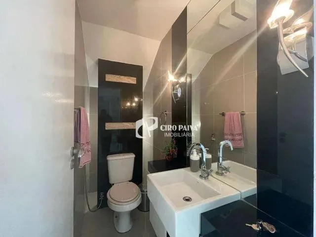 Imagem 5: Casa com 3 Dormitórios À Venda, 210 M² por R$ 950.000,00 - Cidade dos Funcionários