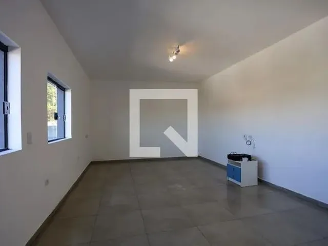 Imagem: O studio possui 1 Dormitório, 1 Banheiro, 1 Vaga na