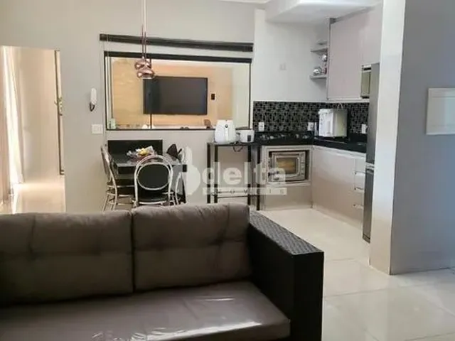 Imagem 6: Casa para Aluguel, 2 Quartos, 2 Suítes, 3 Vagas, Bosque dos Buritis - Uberlândia/Mg