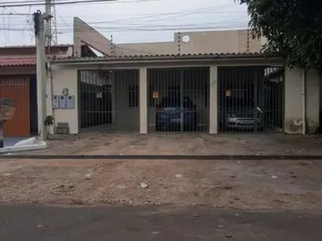 Imagem: O apartamento possui 2 Dormitórios, 1 Banheiro, 1 Vaga na