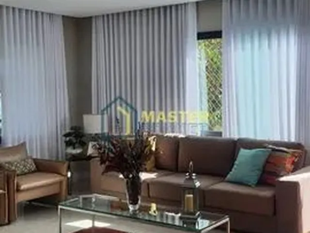 Imagem: Casa Linda com Vegetacao Exuberante À Venda