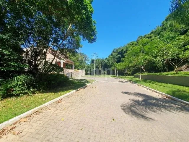 Imagem: Terreno À Venda em Condomínio Fechado