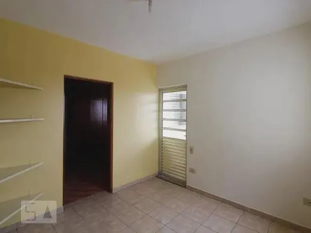 Imagem 7: Casa para Venda Possui 101 Metros Quadrados com 3 Quartos em Sete de Abril - Salvador - Ba