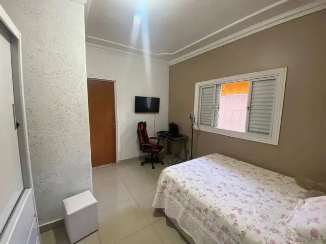 Imagem 7: Casa com 4 Dormitórios À Venda em Contagem