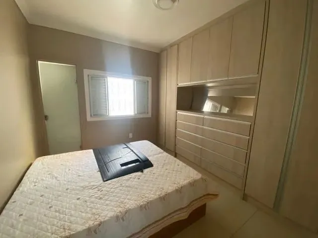 Imagem 2: Casa com 4 Dormitórios À Venda em Contagem