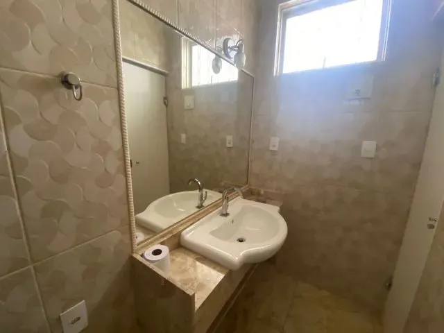 Imagem 9: Casa com 4 Dormitórios À Venda em Contagem