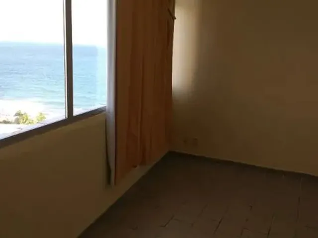 Imagem: A kitnet possui 1 Dormitório, 1 Banheiro, 1 Vaga na