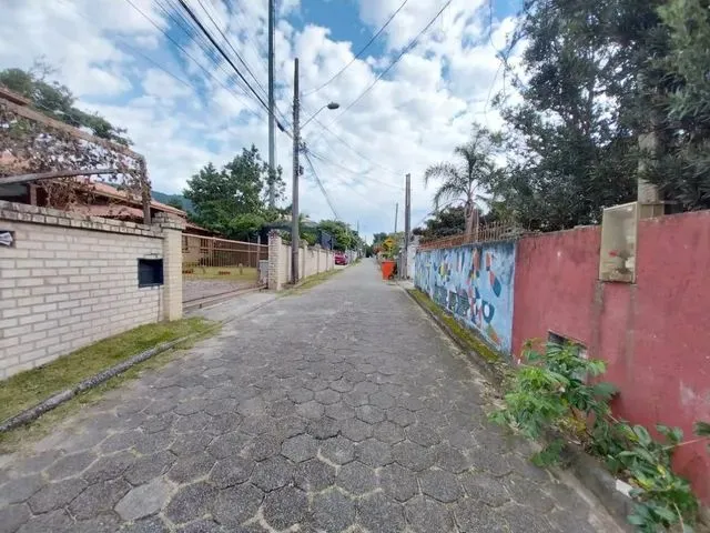 Imagem 12: Casa para Aluguel com 210 Metros Quadrados com 2 Quartos em Campeche - Florianópolis - Sc