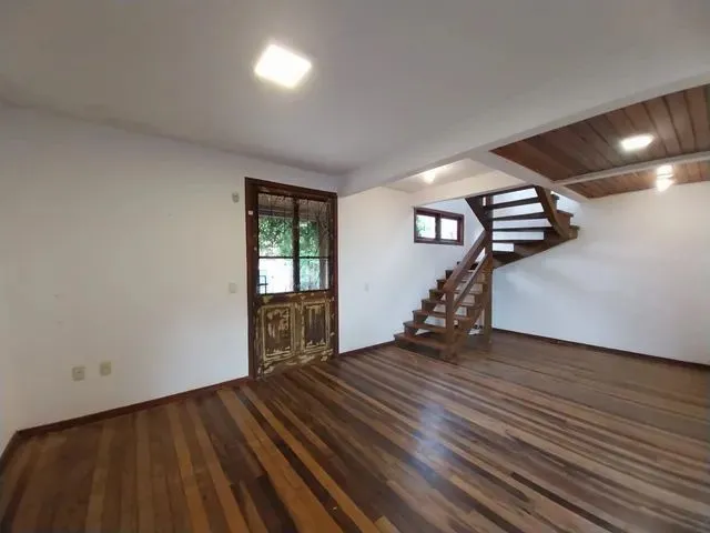 Imagem 5: Casa para Aluguel com 210 Metros Quadrados com 2 Quartos em Campeche - Florianópolis - Sc