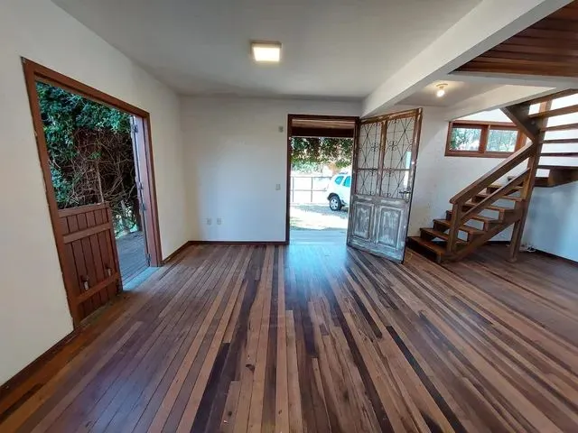 Imagem 14: Casa para Aluguel com 210 Metros Quadrados com 2 Quartos em Campeche - Florianópolis - Sc