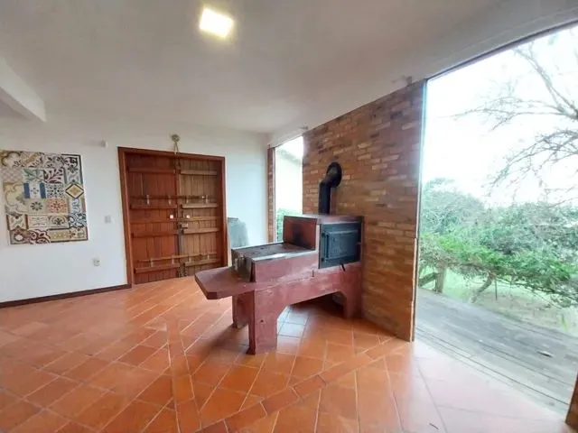 Imagem 3: Casa para Aluguel com 210 Metros Quadrados com 2 Quartos em Campeche - Florianópolis - Sc