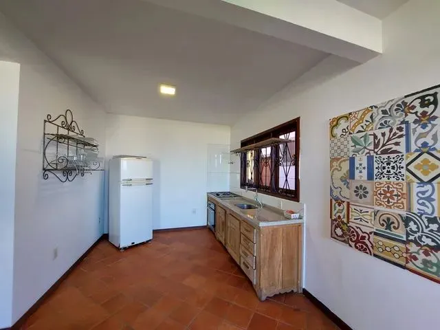 Imagem 11: Casa para Aluguel com 210 Metros Quadrados com 2 Quartos em Campeche - Florianópolis - Sc