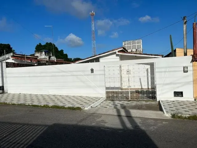 Imagem: Casa para Aluguel com com 3 Quartos em Pitimbu