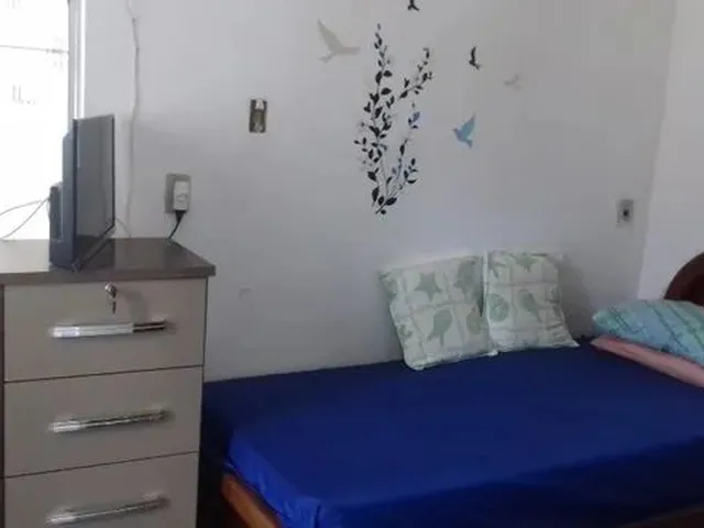 Imagem 5: Praia de Itapuã-Quarto Amplo e Banheiro, Mobiliado, Internet, Perto de Tudo