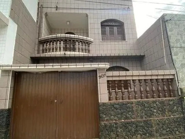 Imagem 8: Casa para Aluguel Possui 200 Metros Quadrados com 6 Quartos em Centro - Crato - Ce