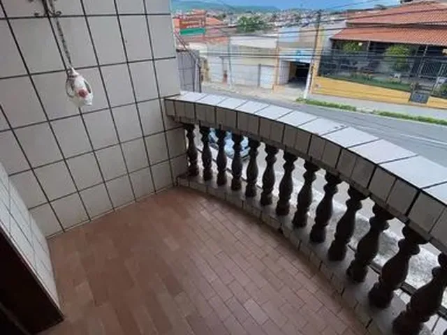 Imagem 9: Casa para Aluguel Possui 200 Metros Quadrados com 6 Quartos em Centro - Crato - Ce