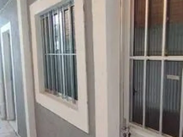 Imagem: A casa possui 1 Dormitório, 1 Banheiro, 40m² de Área e