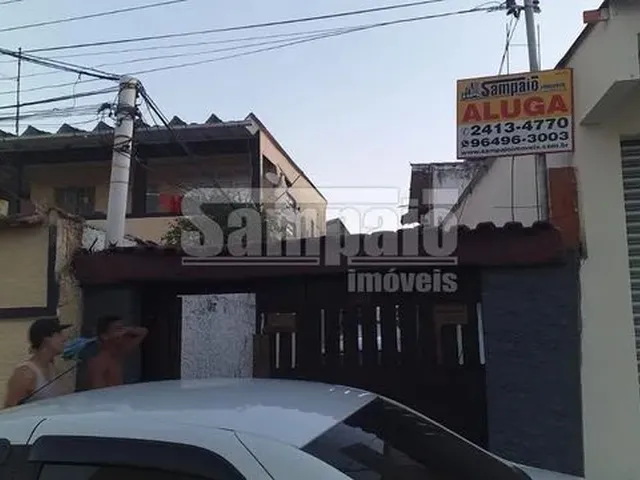 Imagem: A casa possui 3 Dormitórios, 1 Suíte, 2 Banheiros, 42m²